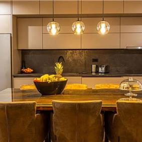 5 bedroom villa with pool near Crikvenica, sleeps 10